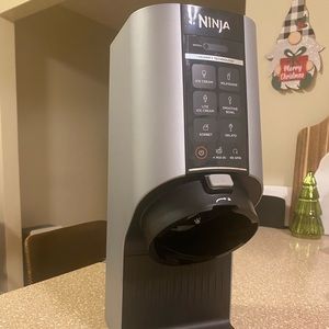 COPY - Ninja CREAMI Breeze 7-in-1 Ice Cream Maker